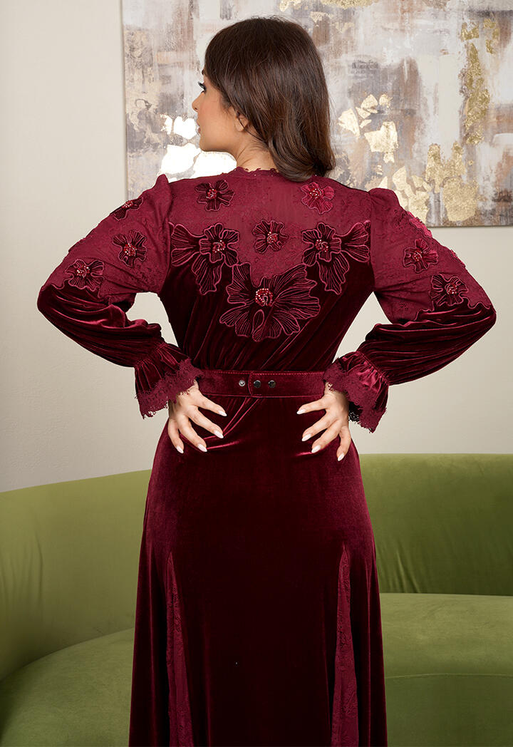 فستان مخمل ماكسي بلمسات دانتيل  image 4