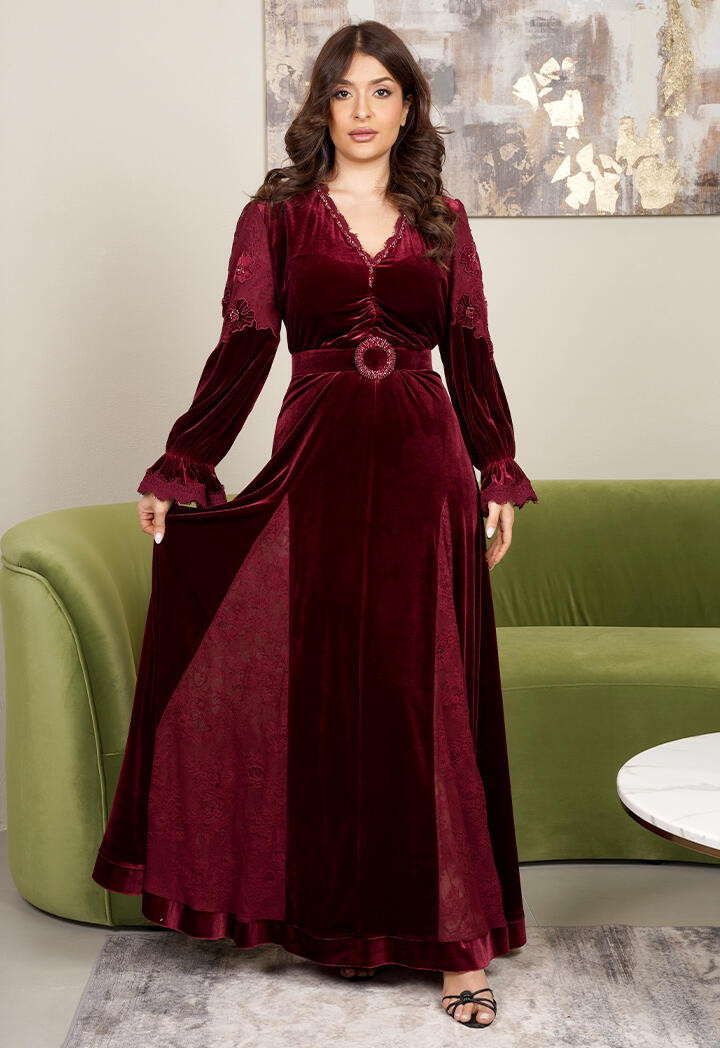 فستان مخمل ماكسي بلمسات دانتيل  image 0