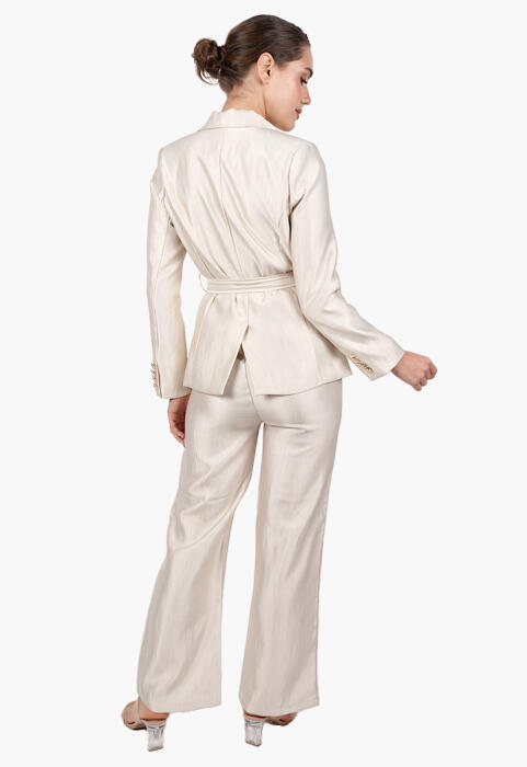 Elegant women's suit with front pockets image 10