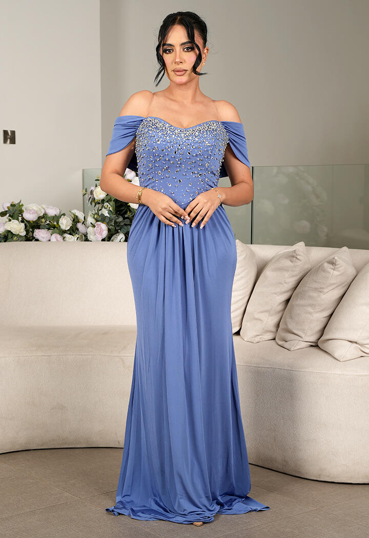 فستان سادة وينتهي بالبريق image 0