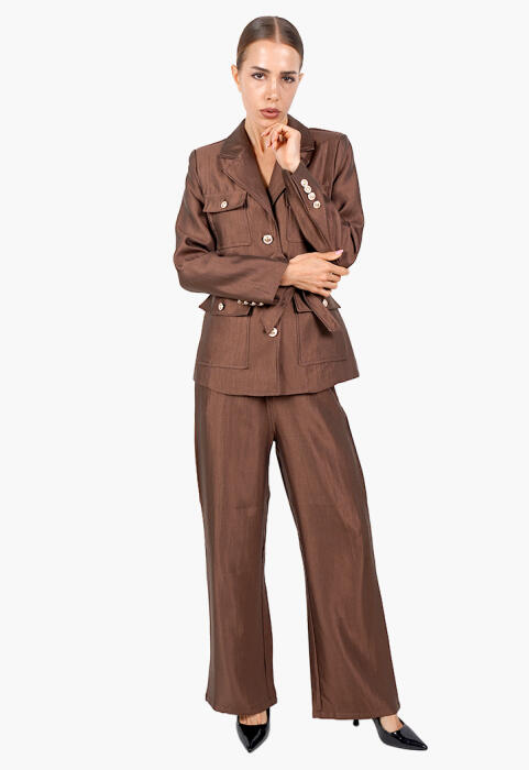 Elegant women's suit with front pockets image 9