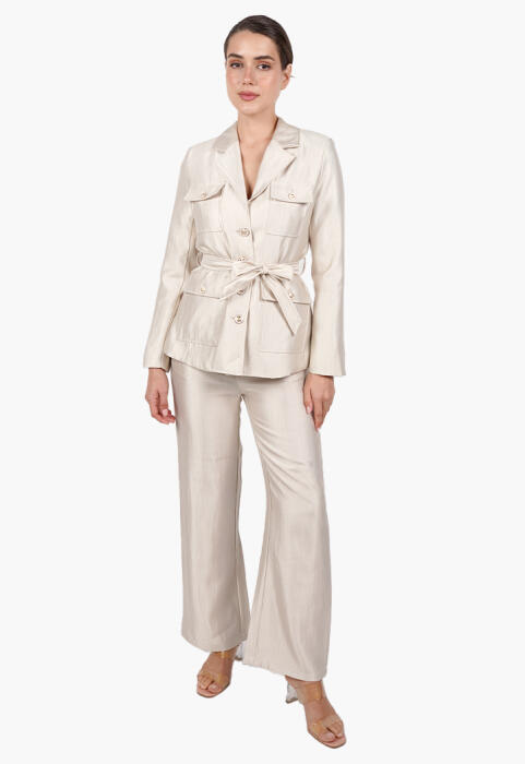 Elegant women's suit with front pockets image 4