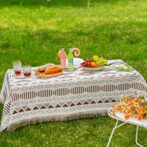 Image for product: مفرش النسيج المزخرف 