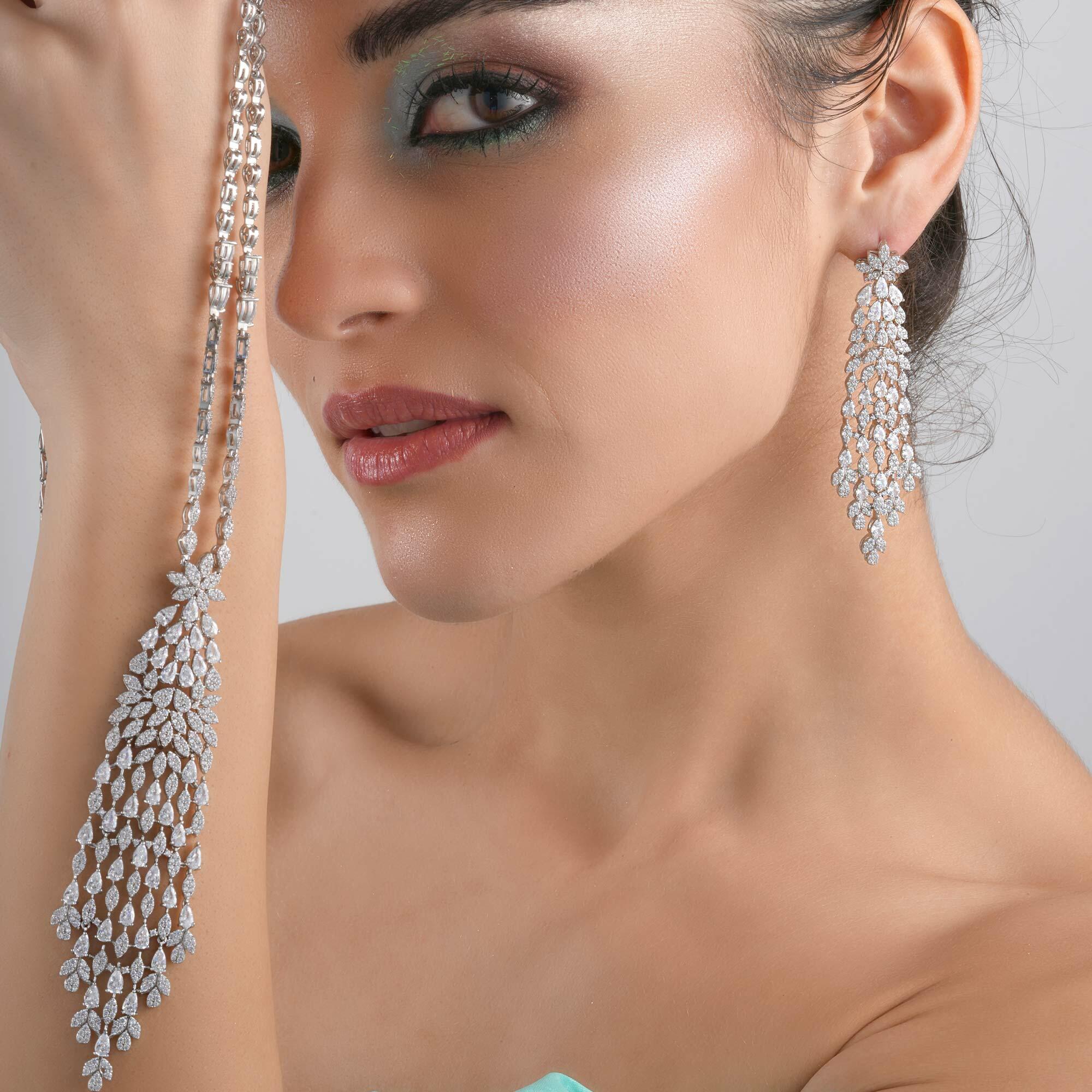 عقد طويل مرصع كريستال image 1