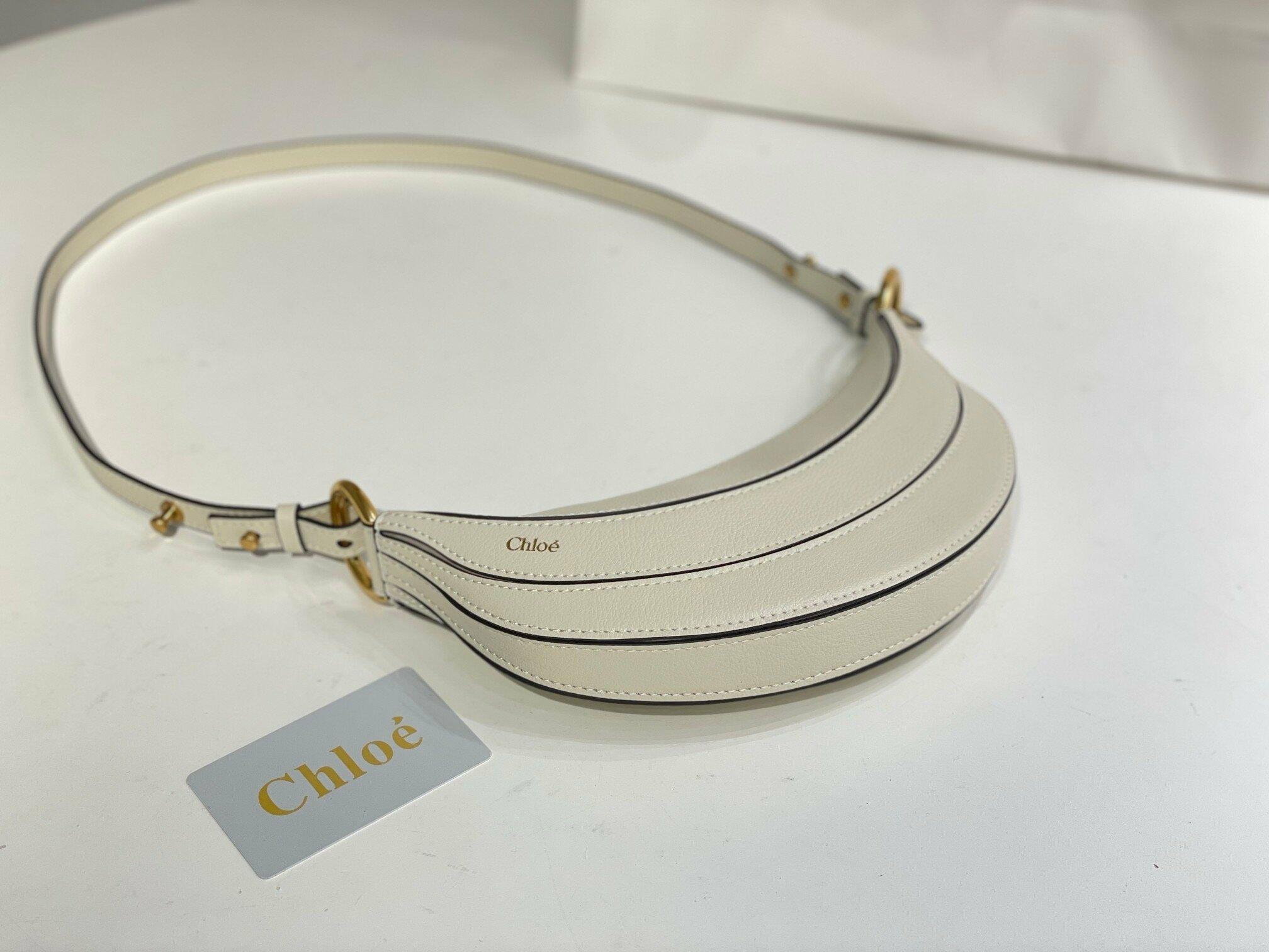 Chloe  image 4