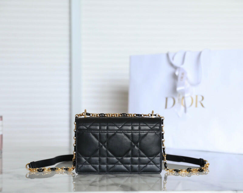 Dior Miss Caro image 1