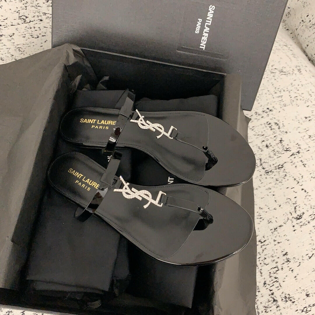 Saint Laurent image 3