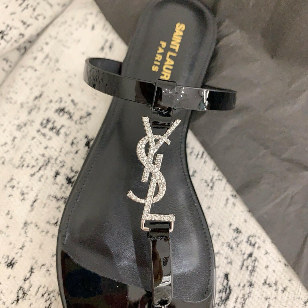 Saint Laurent image 4