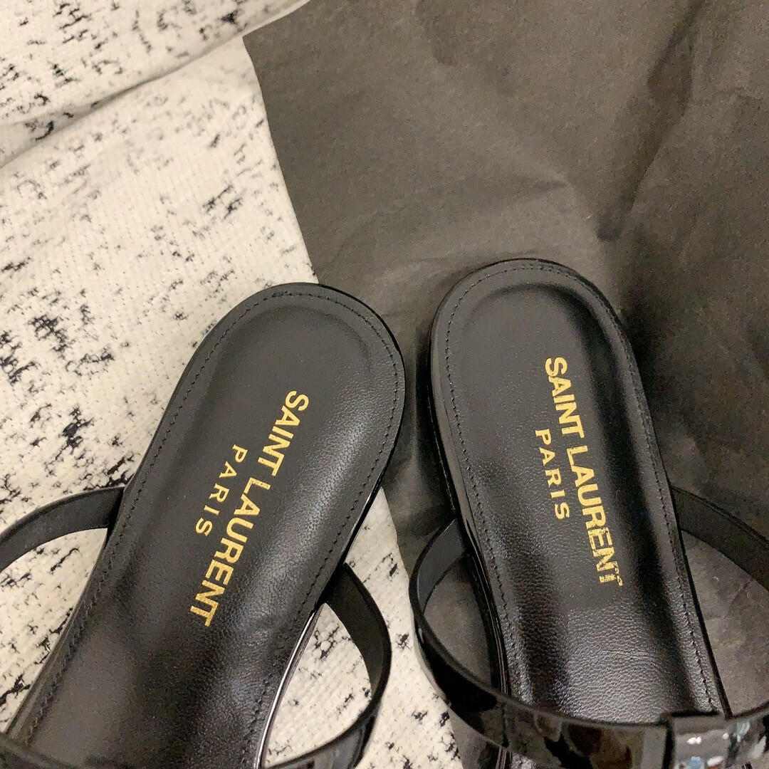 Saint Laurent image 5