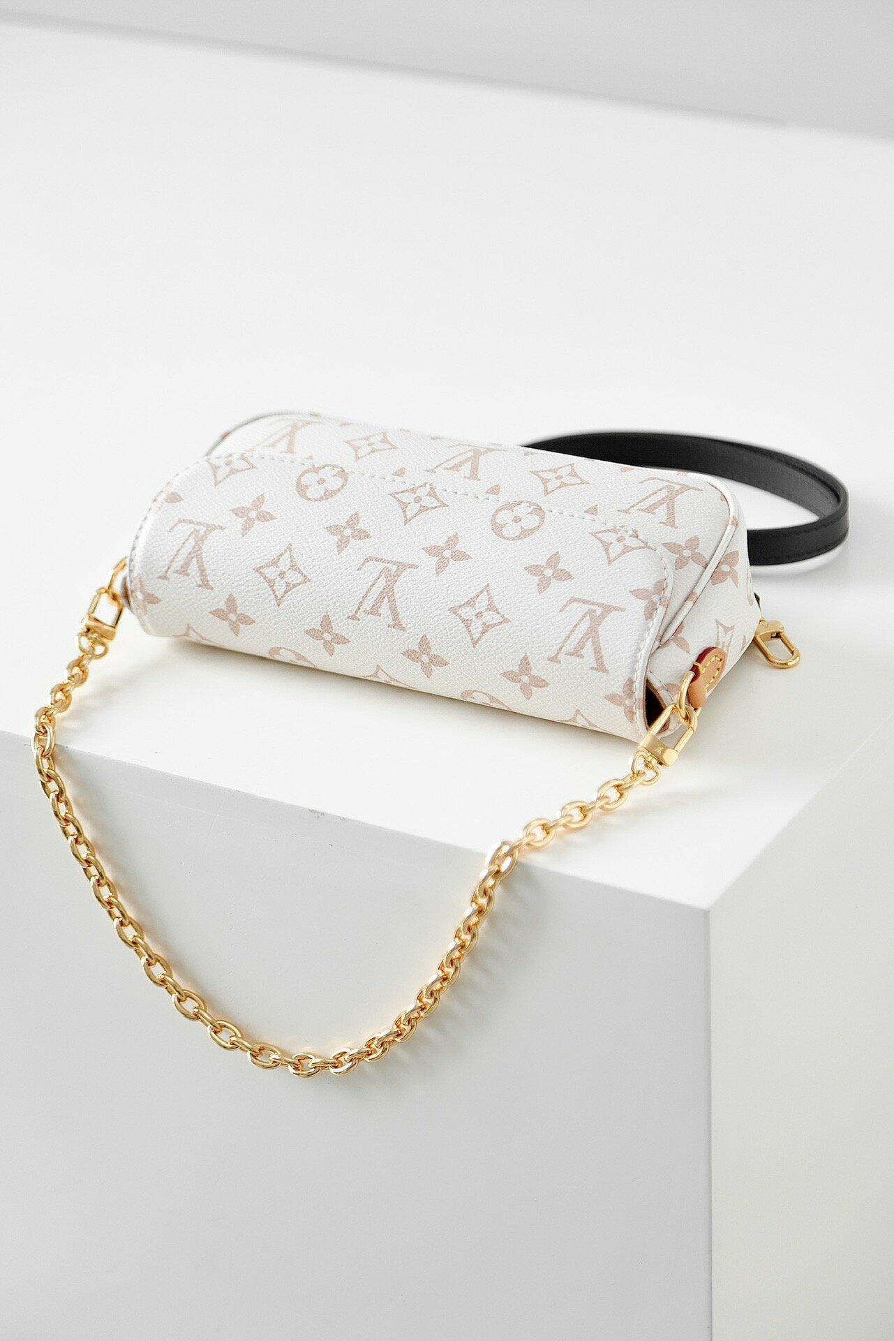 Louis Vuitton Ivy wallet on chain image 5