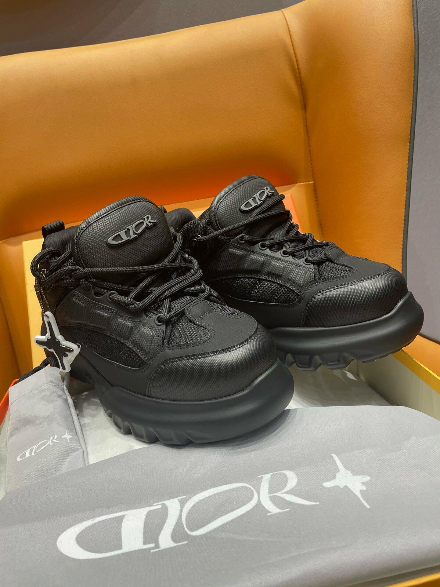 Dior image 2