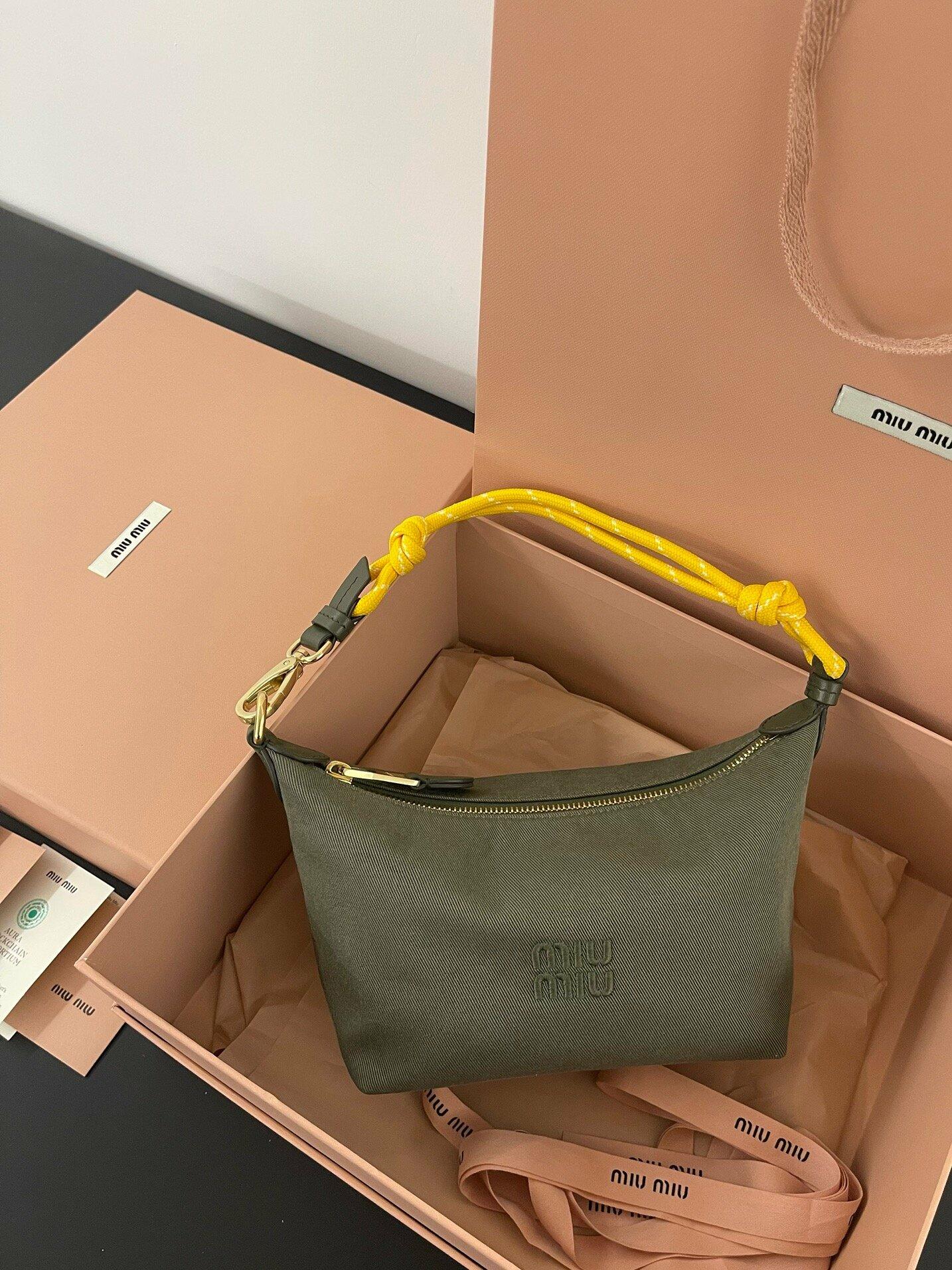 ミュウミュウ キルティングスエードのワンダー XL miu ミュウミュウ MIUMIU ダブルジップ ハイカット ポインテッド