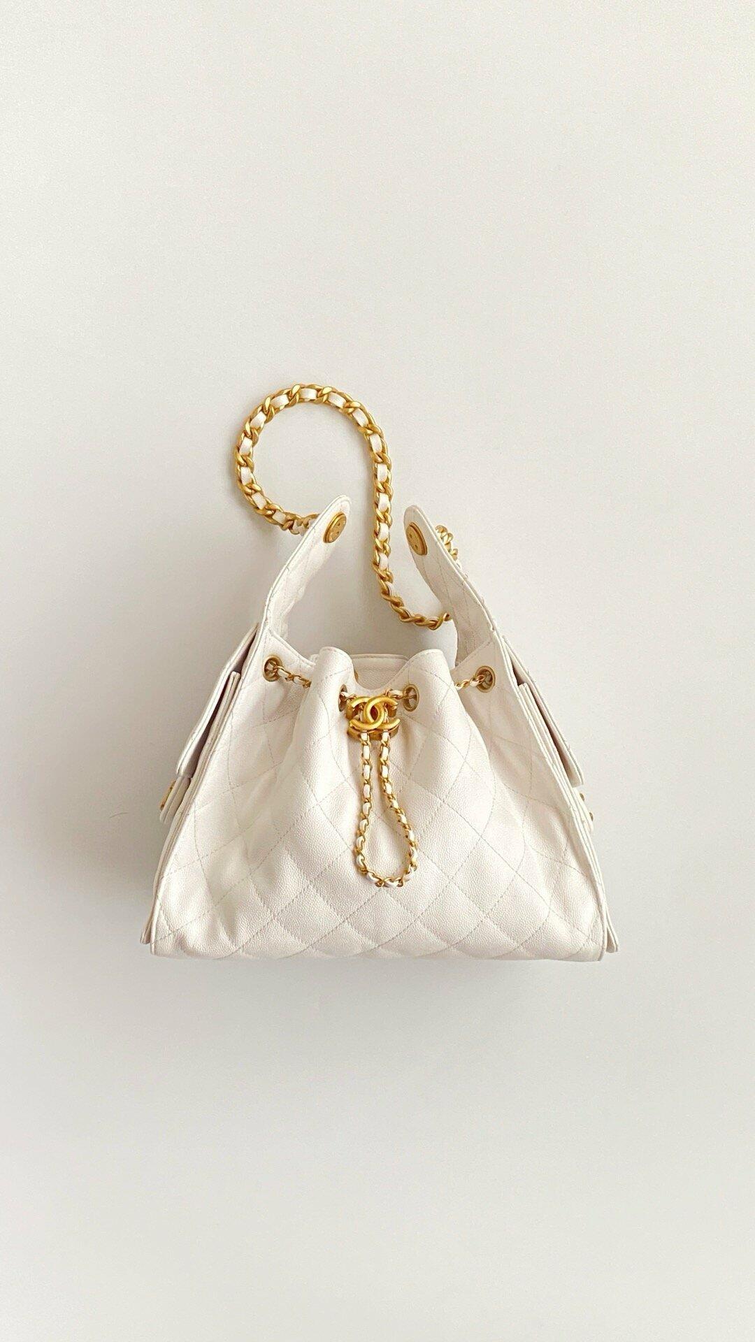 Chanel image 0