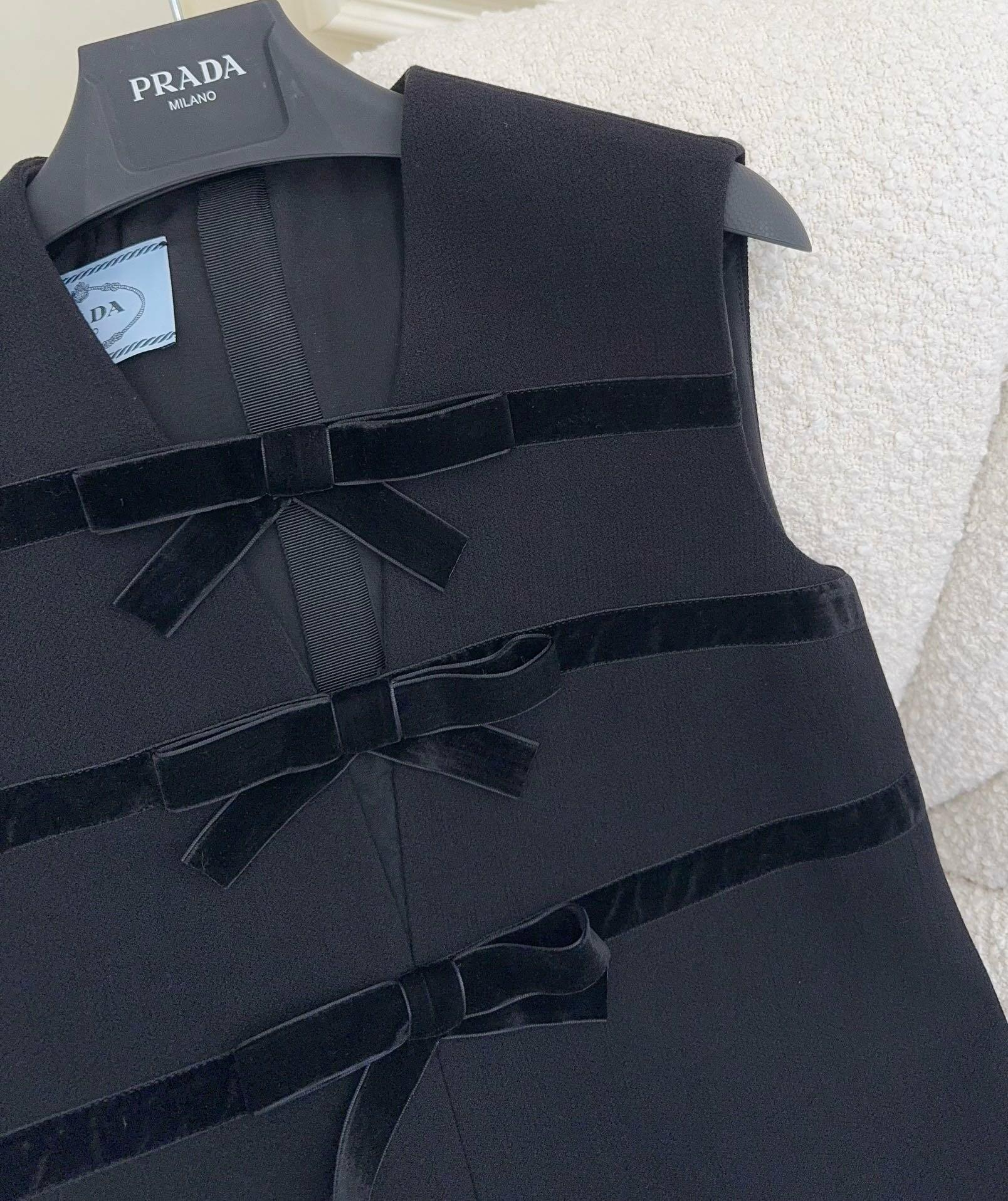 Prada image 3