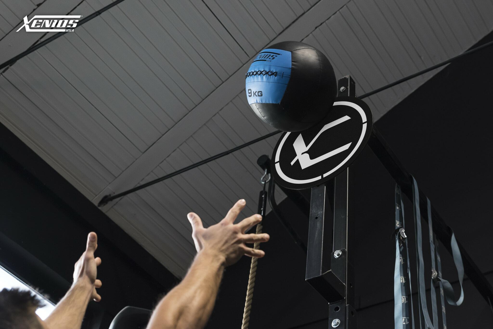 14" Wall Ball - 9 kg. (35 cm.) image 8