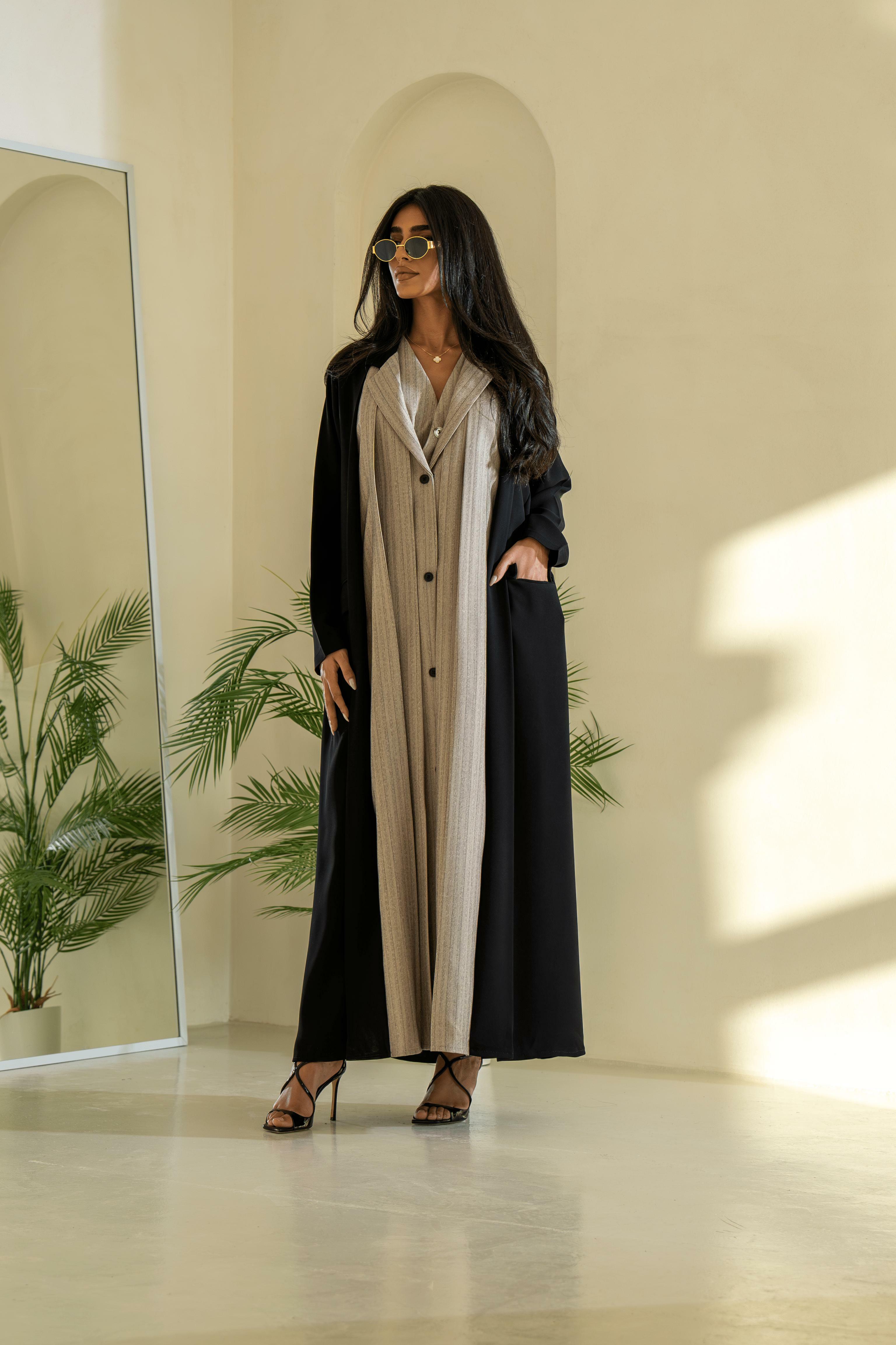 Black and beige striped blazer abaya  image 0