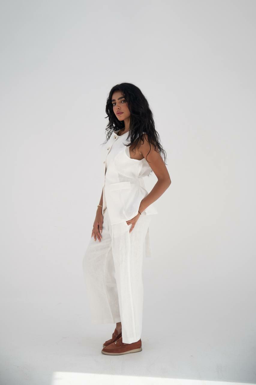 A vest and pants set made of white linen image 2