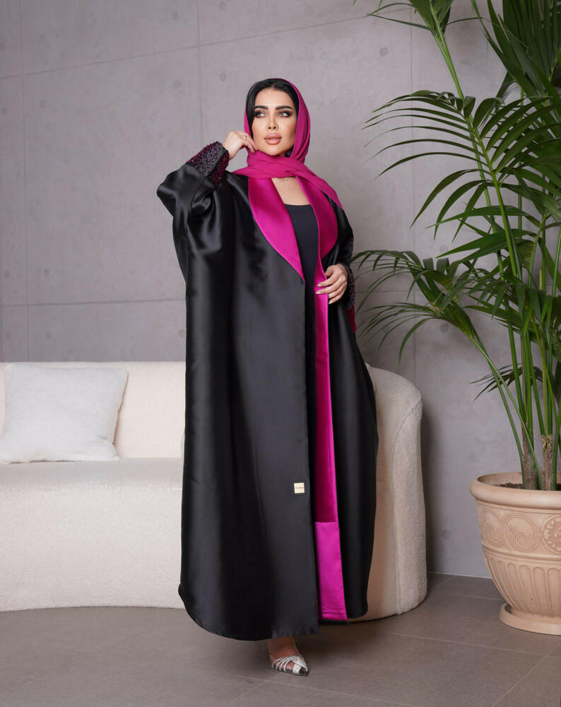  Free size crepe abaya with fuchsia embroidery on the sleeves image 3