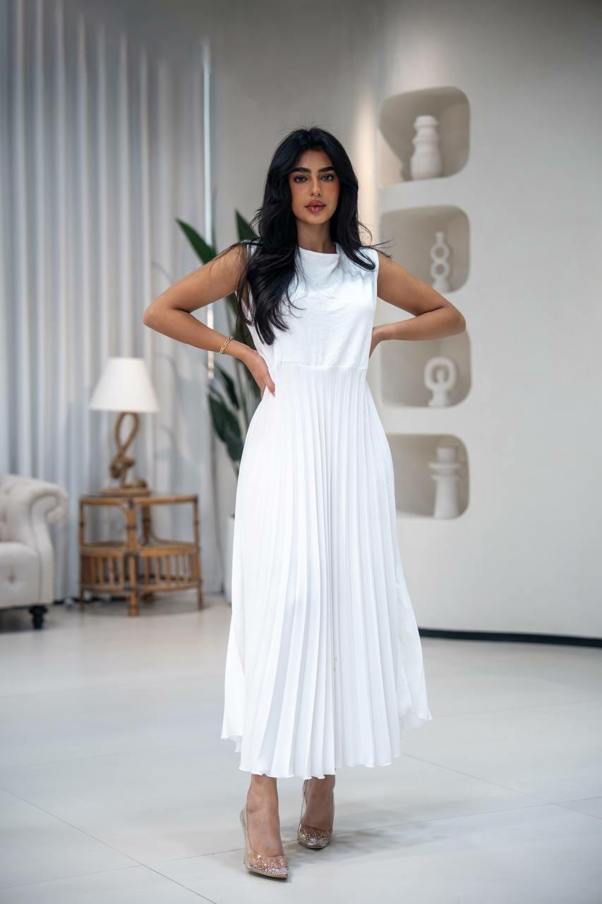 White crepe dress image 0