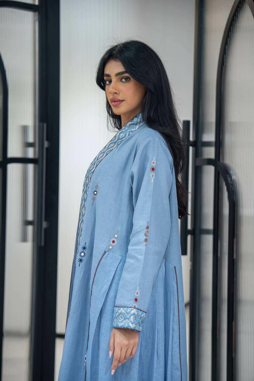 عباية لينن ازرق سماوي مع تطريز image 4