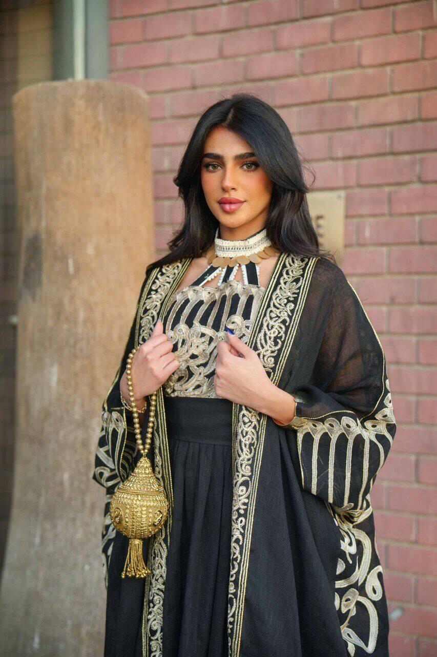 Black bisht abaya with black dress made of  burlap with letter embroidery image 5