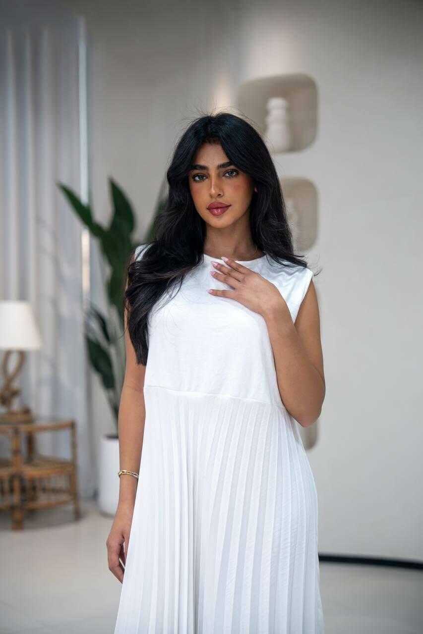 White crepe dress image 2