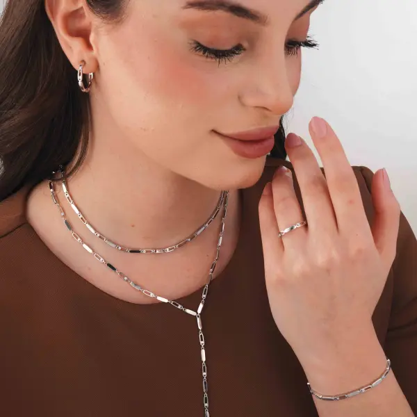 أقراط فضة حلقات مرصعة بالزركون image 1
