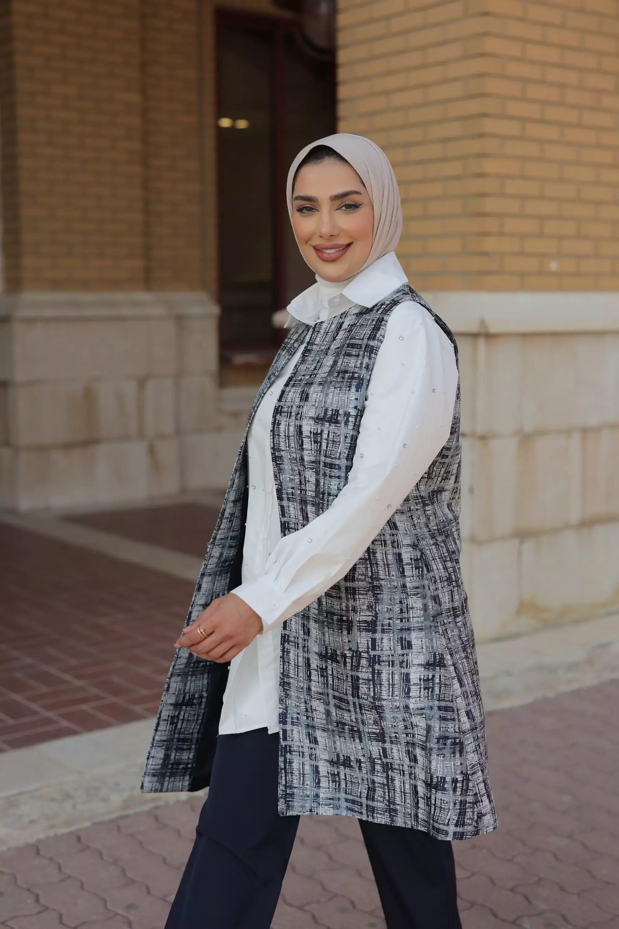 Jacquard Gilet image 3