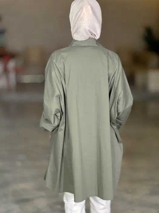 قميص نسائي مع جيوب أمامية image 15