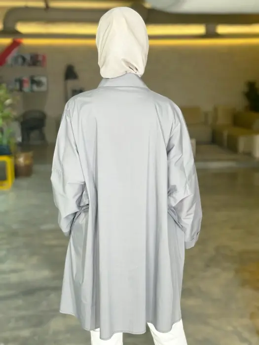 قميص نسائي مع جيوب أمامية image 19