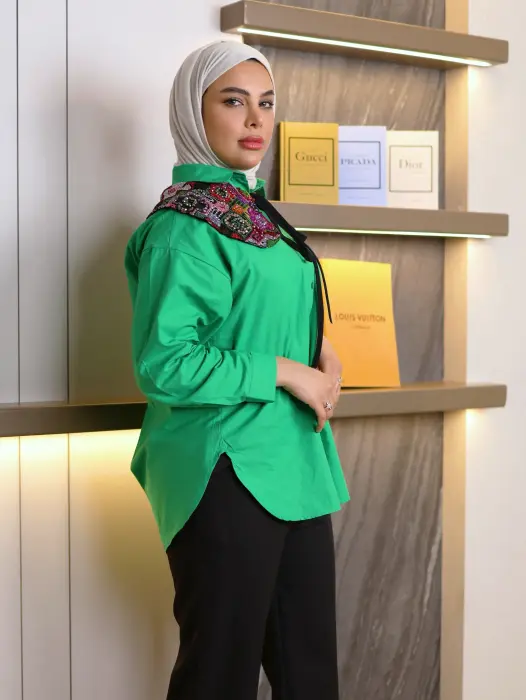 قميص مع سكارف العصري image 6