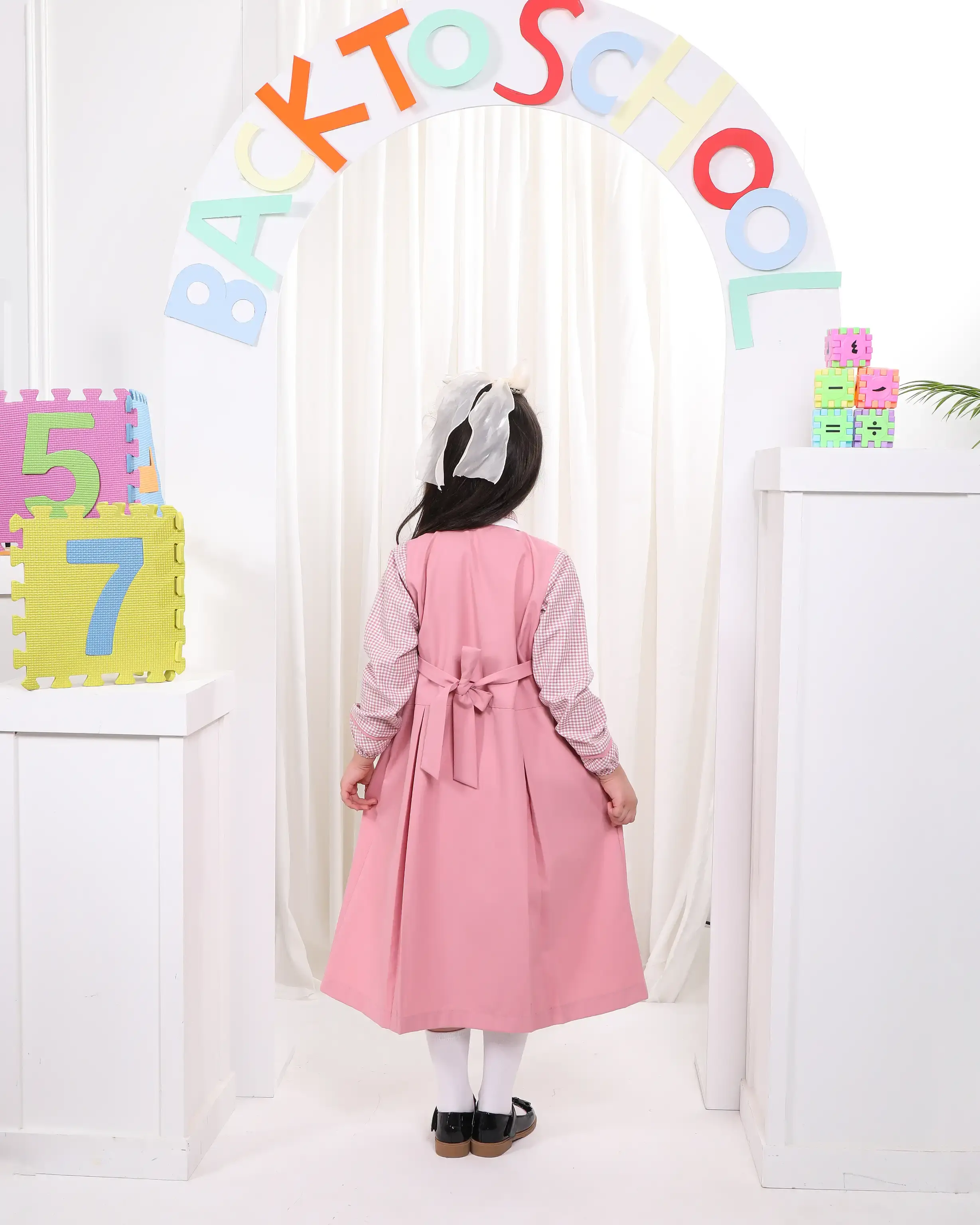 Full school uniform with a hoodie and elastic sleeves image 1