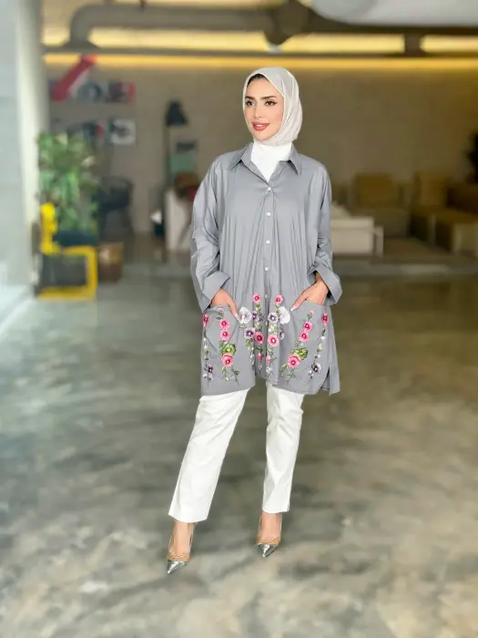 قميص نسائي مع جيوب أمامية image 16
