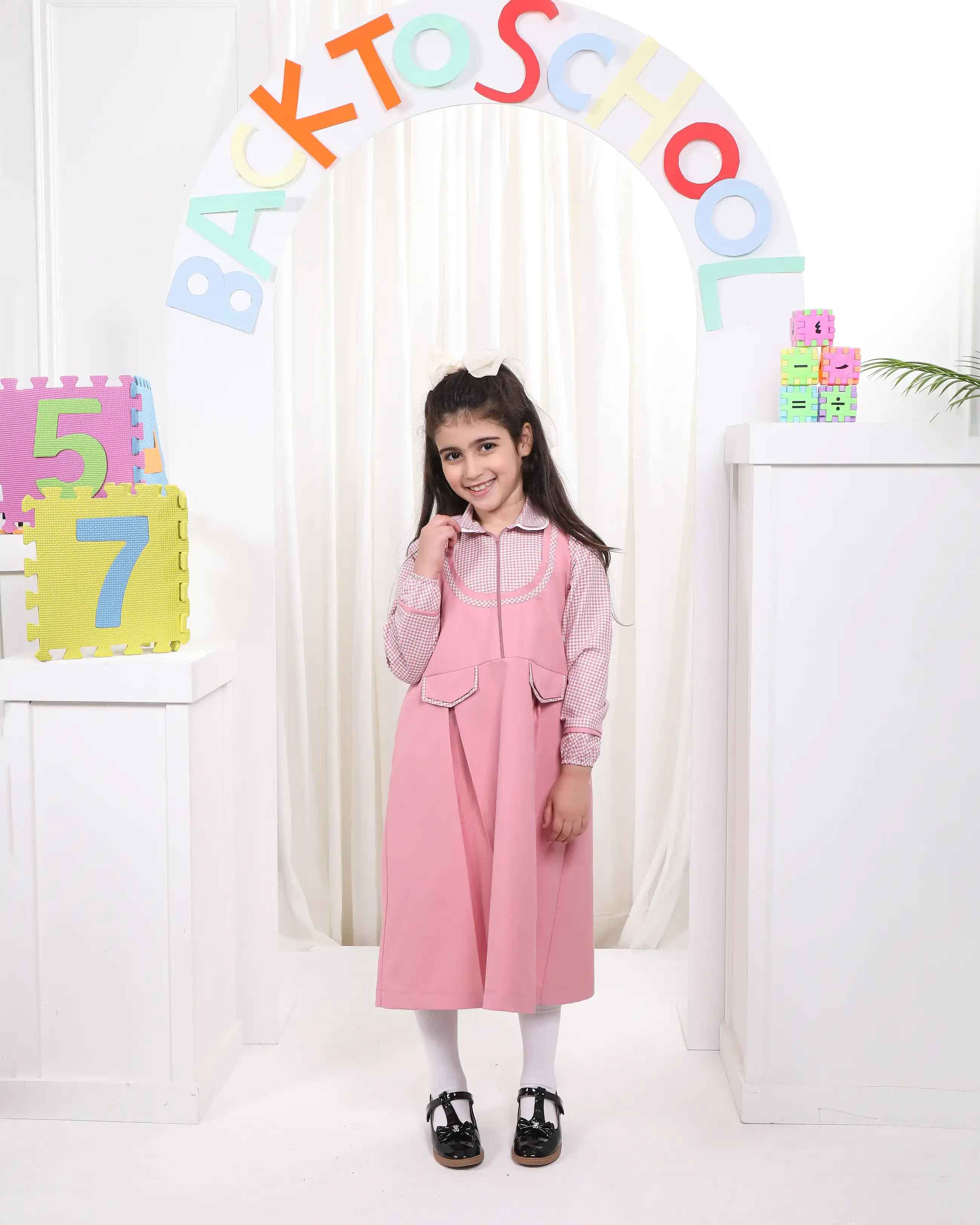 Full school uniform with a hoodie and elastic sleeves image 0
