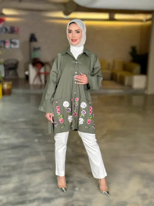 قميص نسائي مع جيوب أمامية image 12