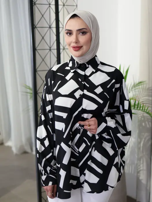 قميص بطباعة مربعات image 1