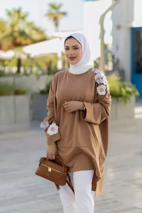 بلوزة نسائية وردية