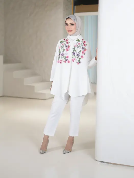 Cotton shirt with roses image 4