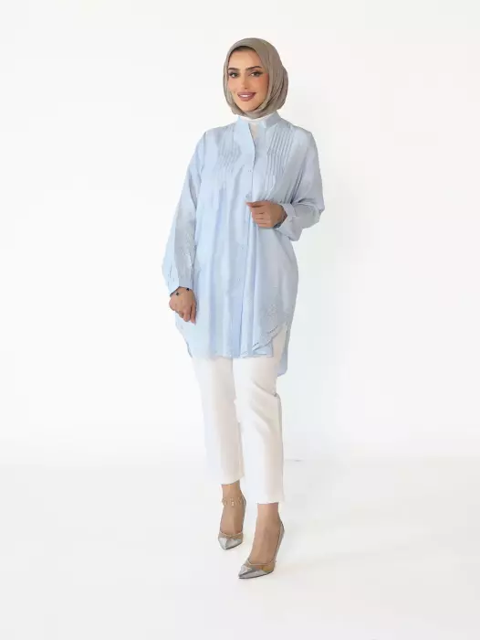 قميص بدرزات وتطريز أنيق image 0