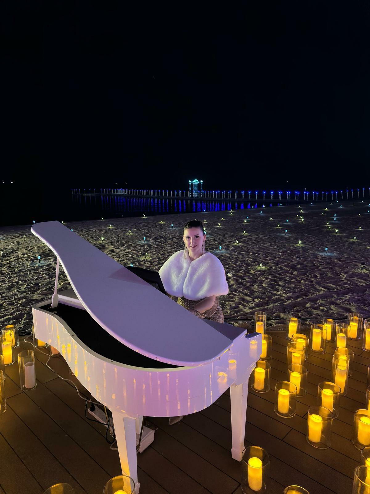 Digital baby Grand Piano image 2