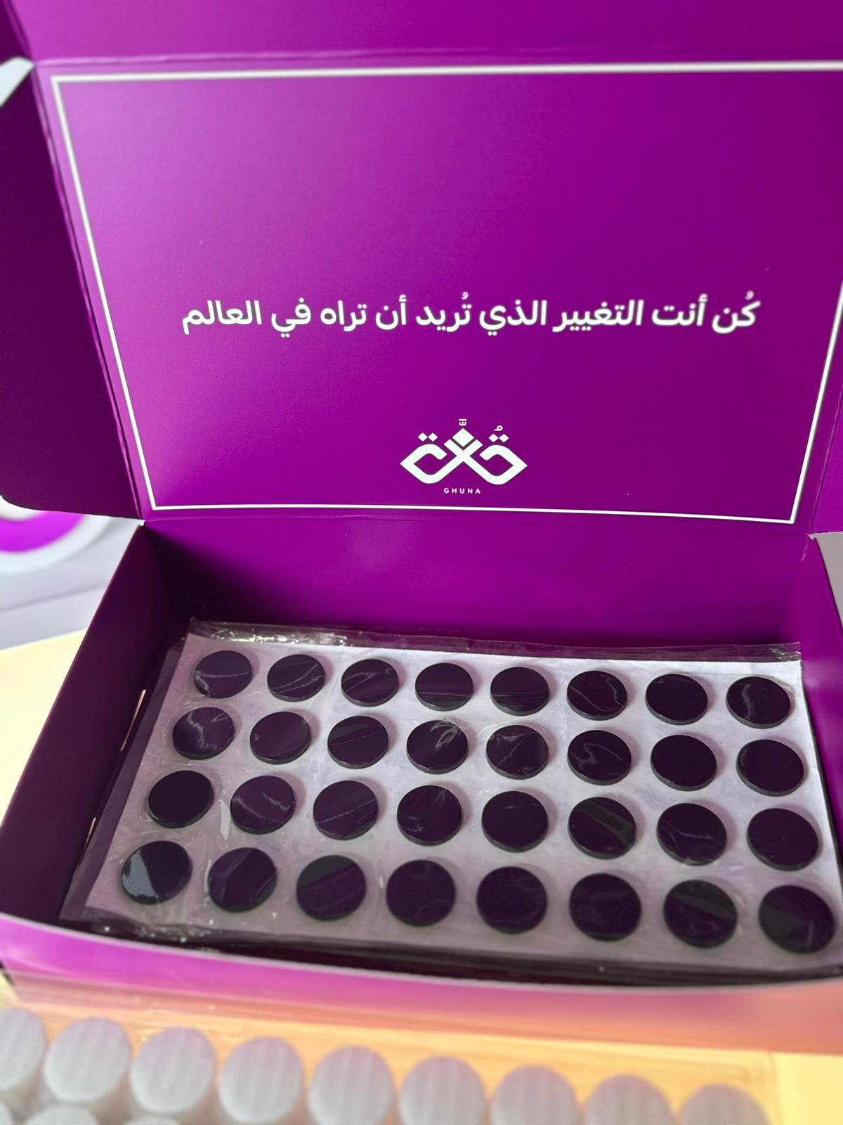 عرض الستيكرز بنات image 1