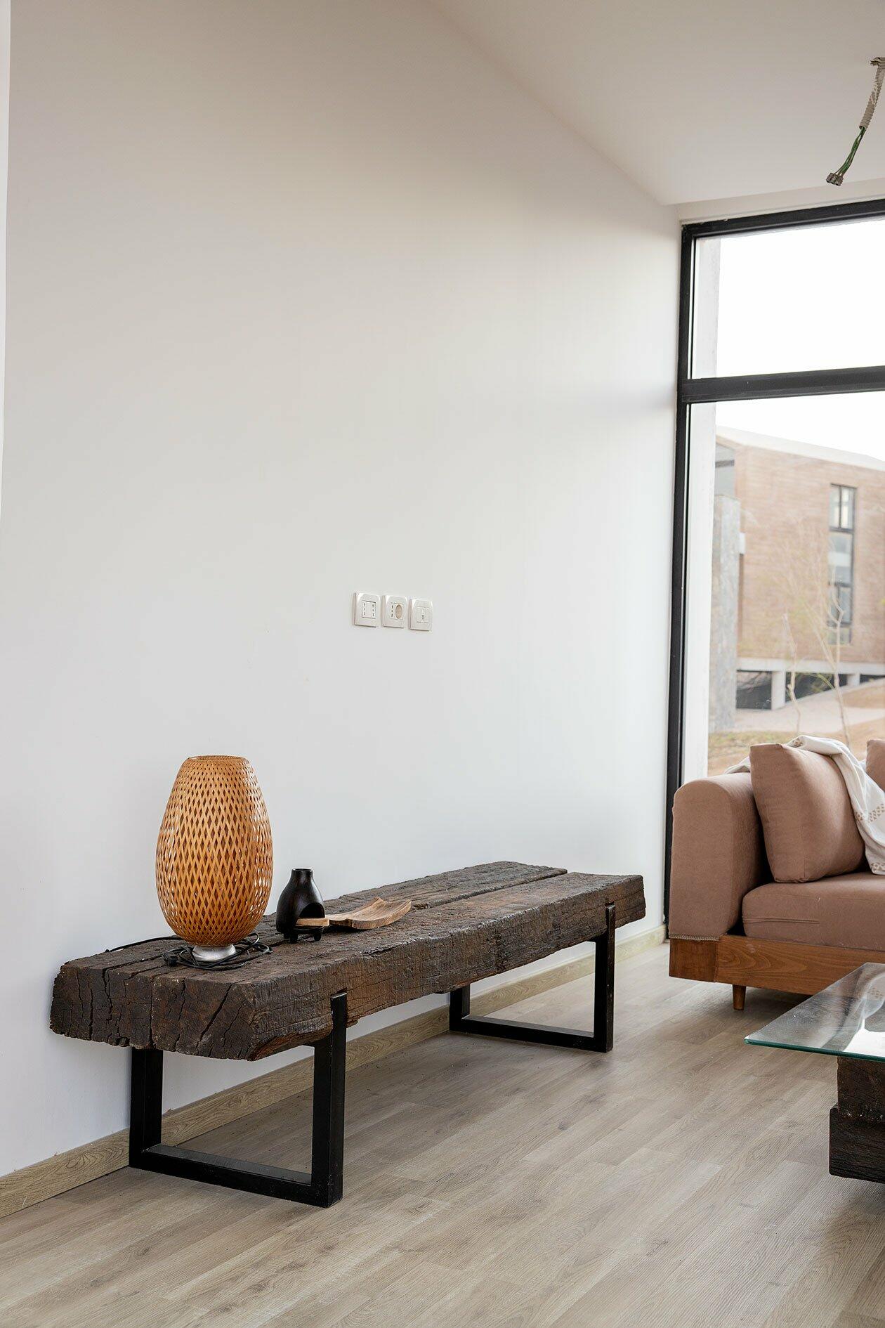 TV unit image 1
