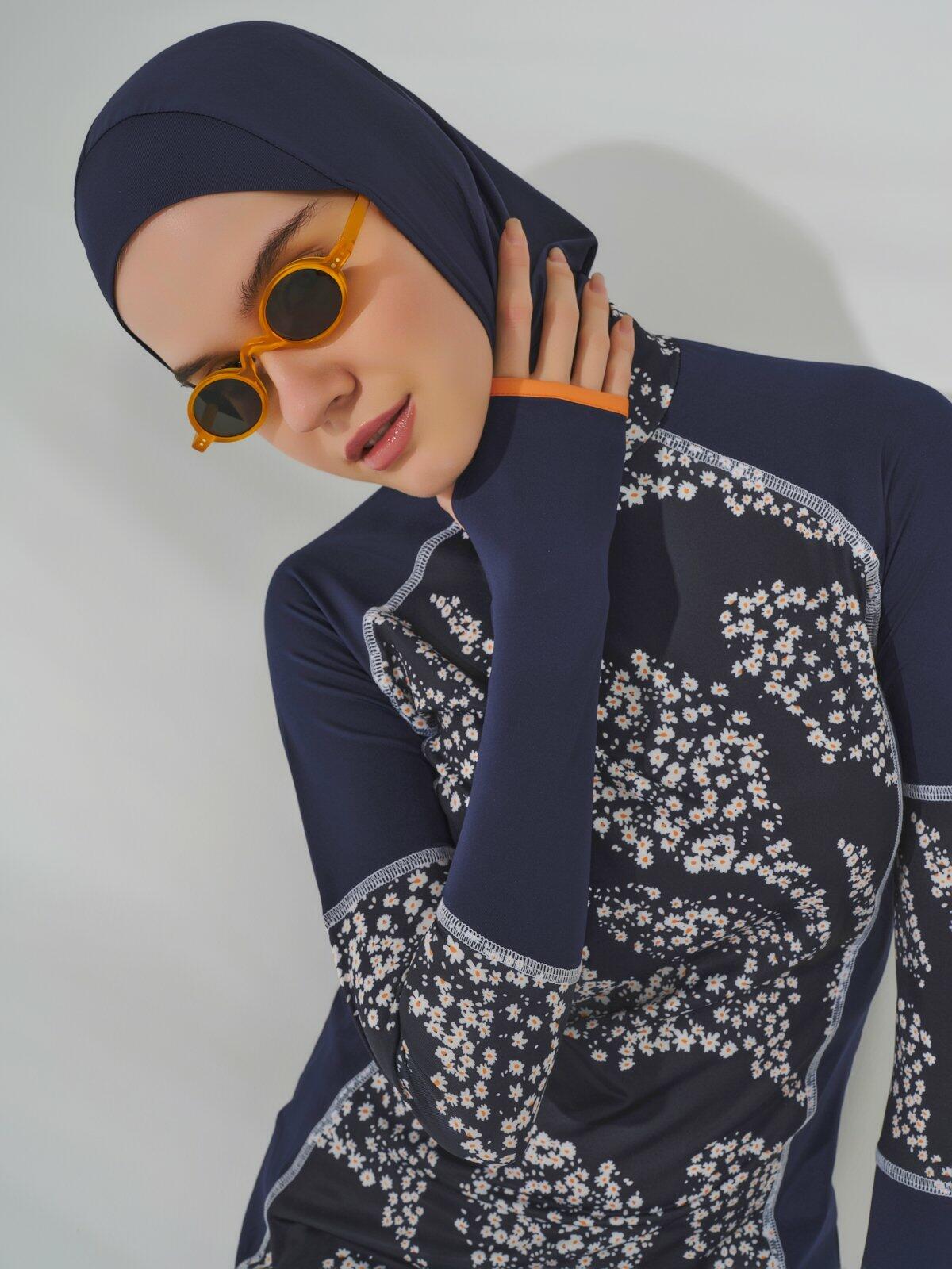 8008-hijab full-Navy image 2